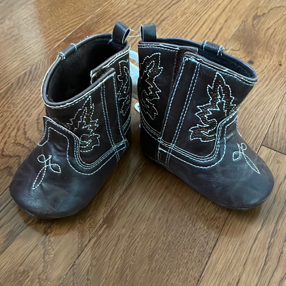 Baby girl size 2 soft bottom cowboy boots, Velcro’ sides